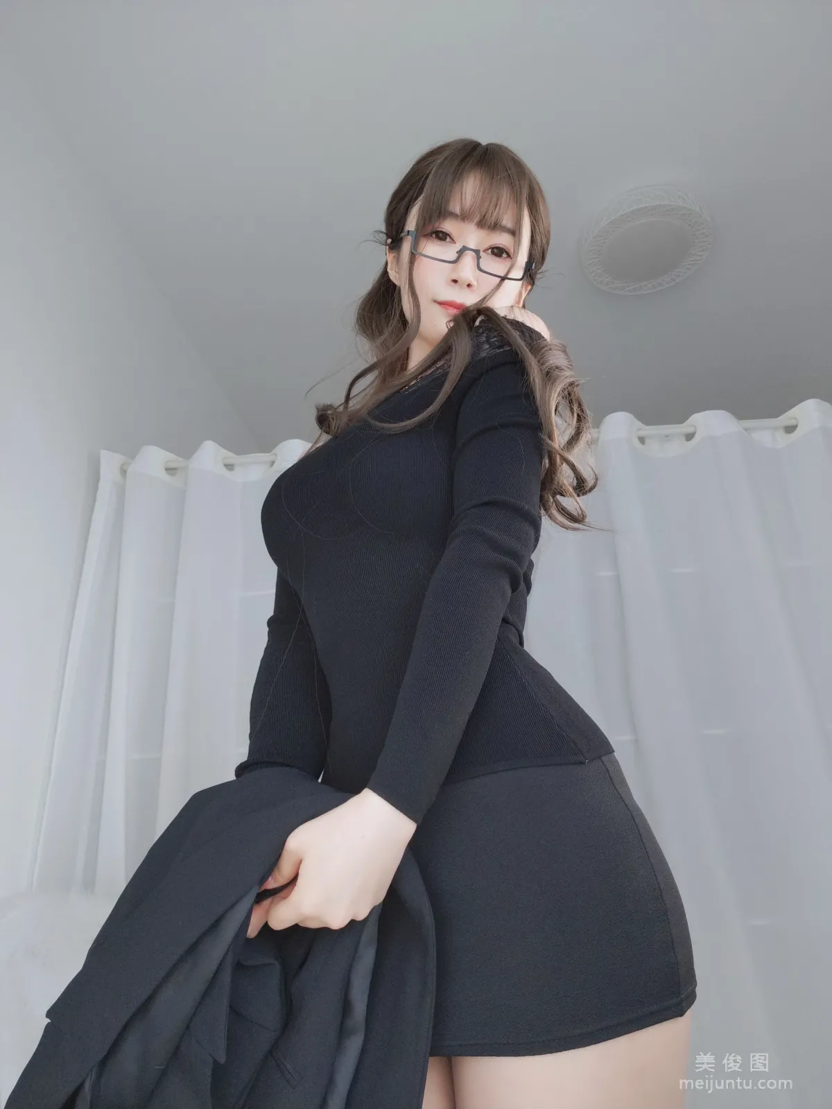 Coser小姐姐白銀81 - 黑西服 15