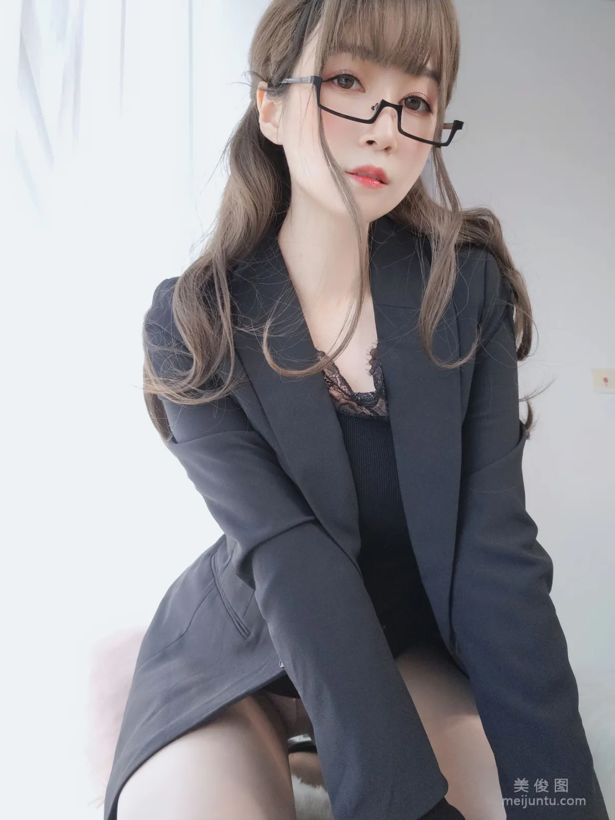 Coser小姐姐白銀81 - 黑西服 9