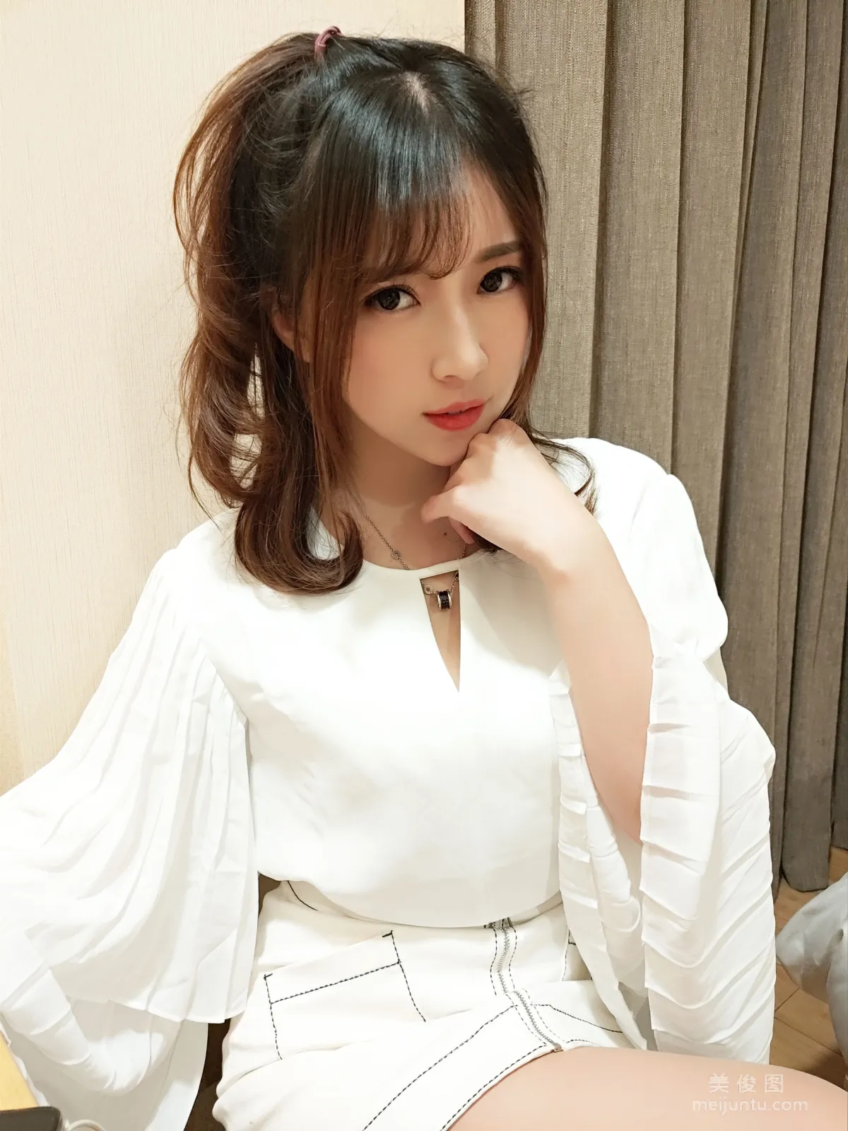 鬥魚主播小女巫露娜 - OL風膚色連褲襪 12