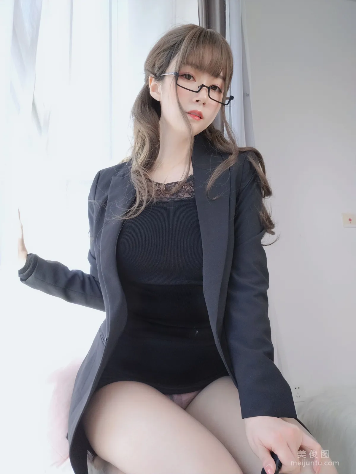 Coser小姐姐白銀81 - 黑西服 10