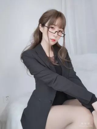 Coser小姐姐白銀81 - 黑西服