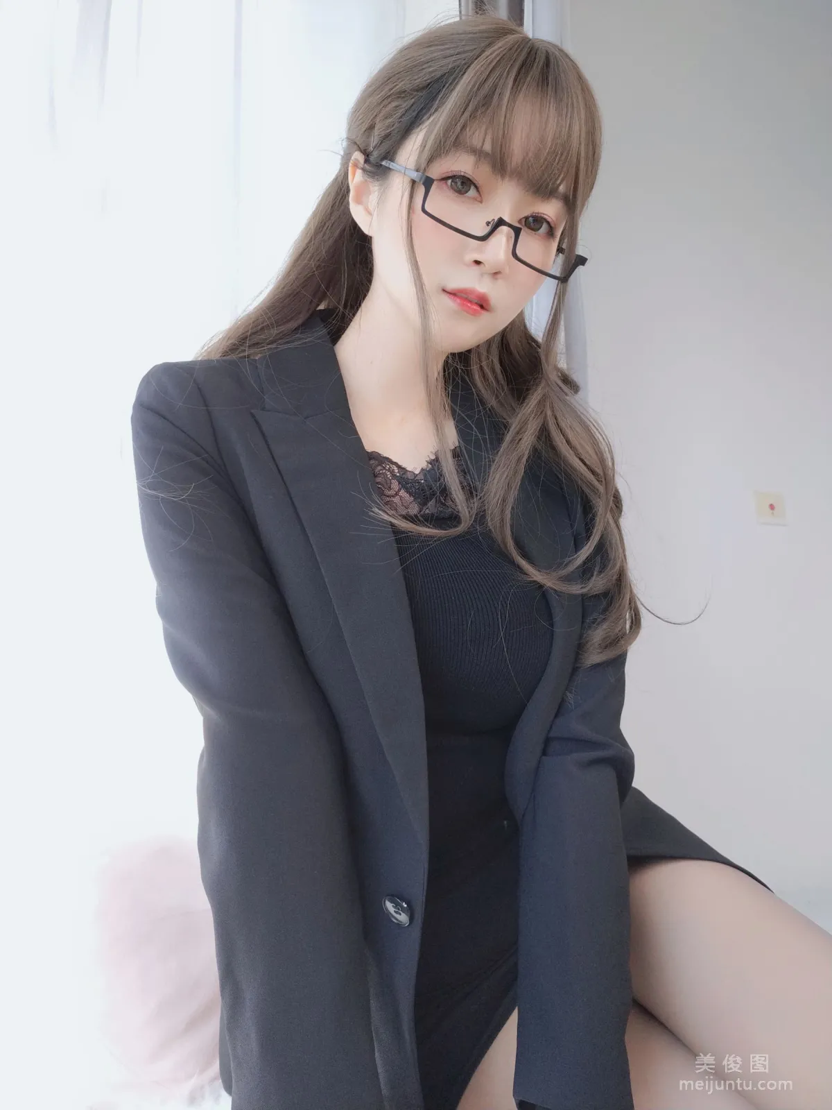 Coser小姐姐白銀81 - 黑西服 8