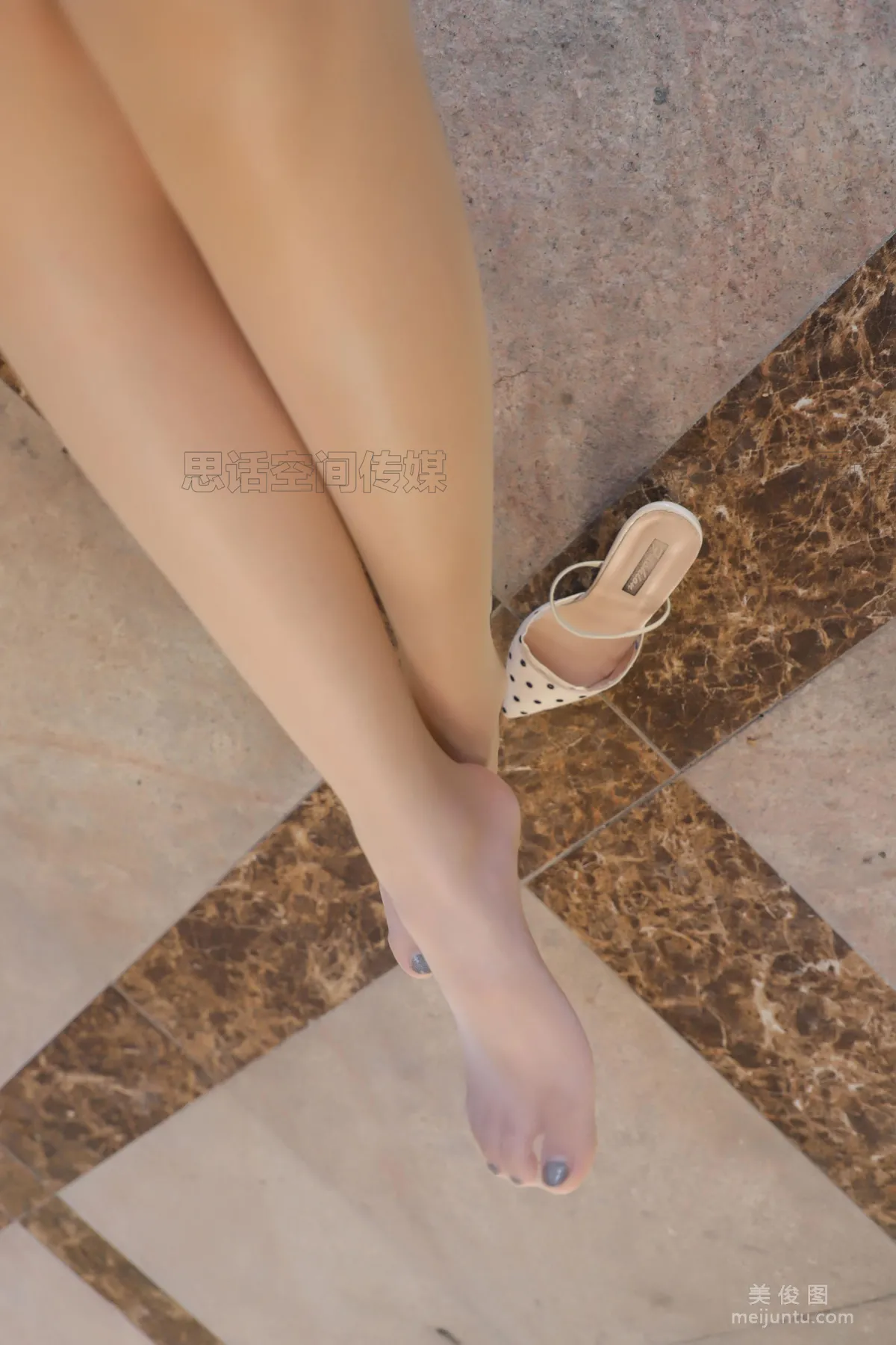 [思話SiHua] SJ003 筱蝶 - 戶外長椅上的美足 42