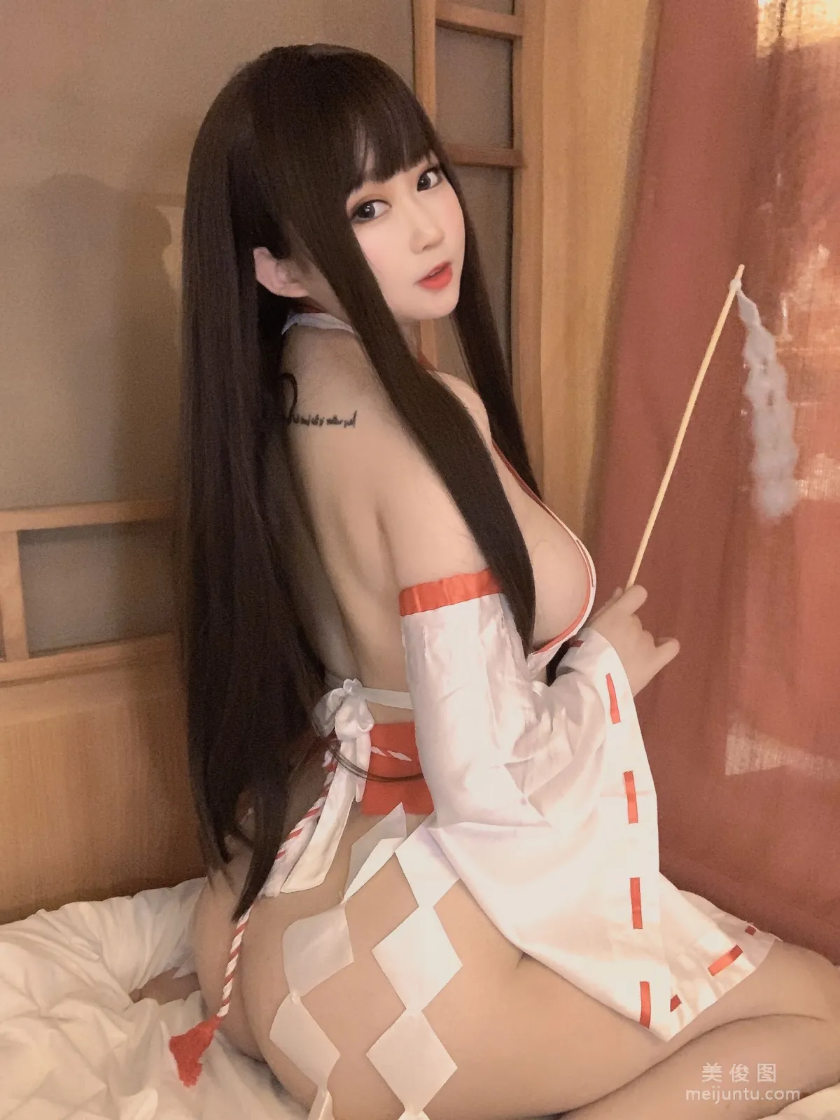 [COS福利] 蜜桃少女是依醬呀 - 女巫 28