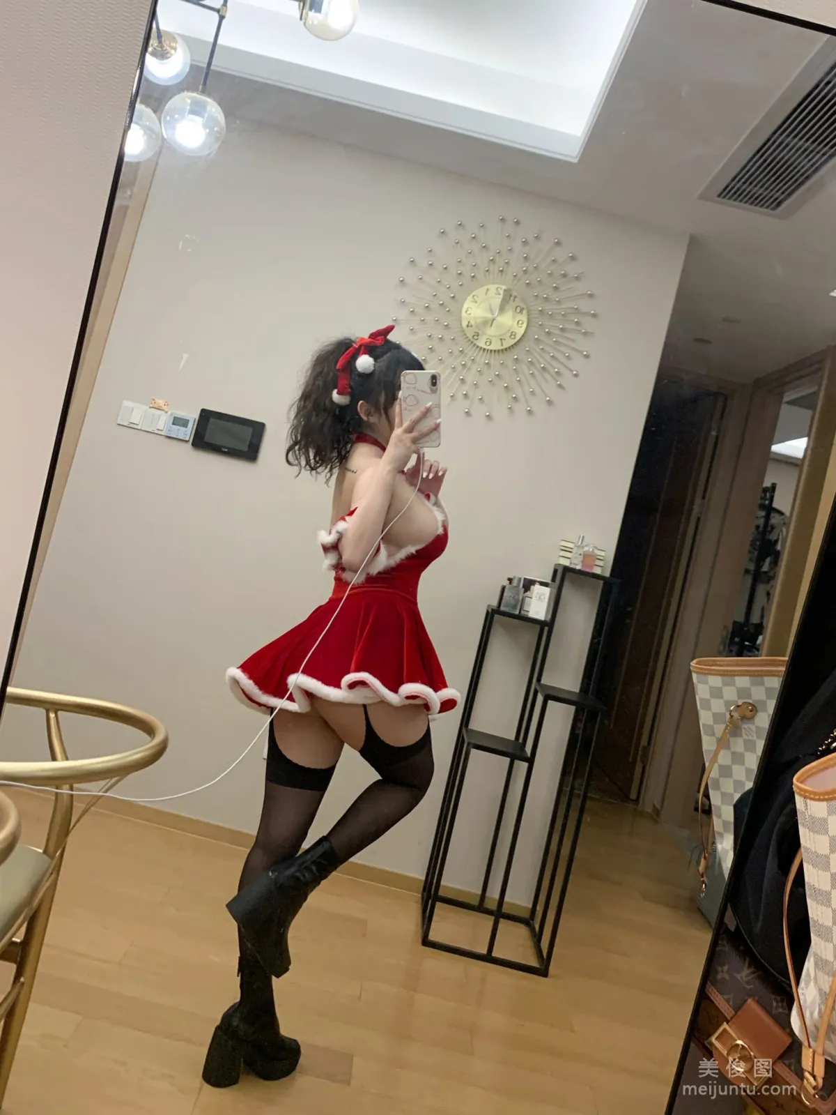 [COS寫真] 蜜桃少女是依醬呀 - 2020聖誕特輯 10