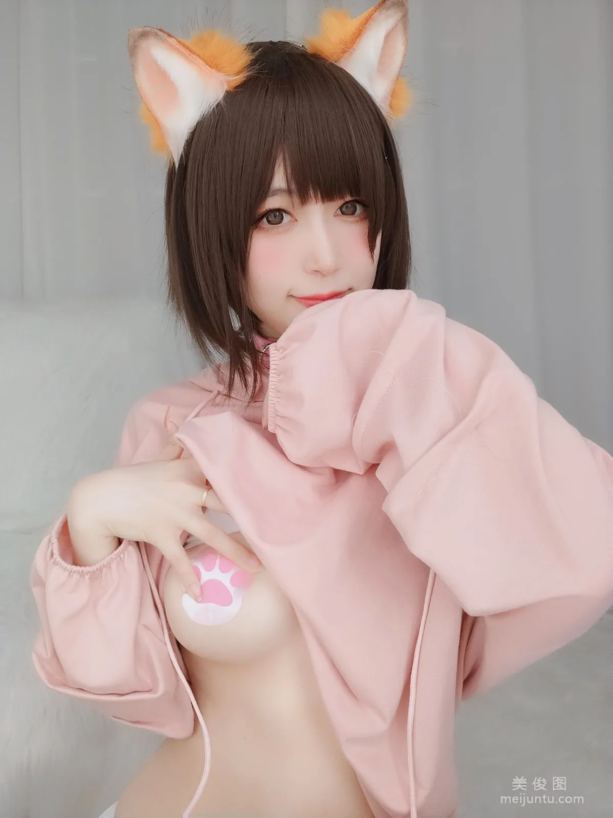 [COS寫真] 小姐姐白銀 - 粉紅狐狸 35