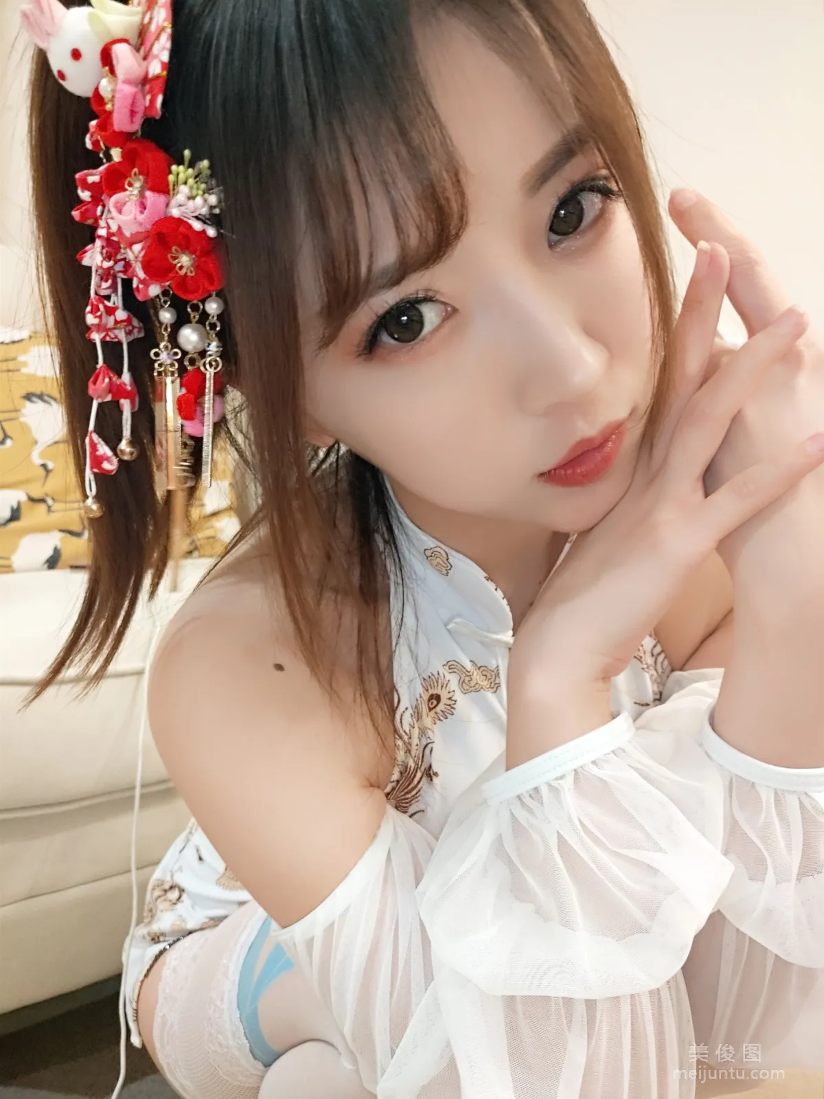 [COS福利] 鬥魚主播小女巫露娜 - 白色蕾絲長筒 5