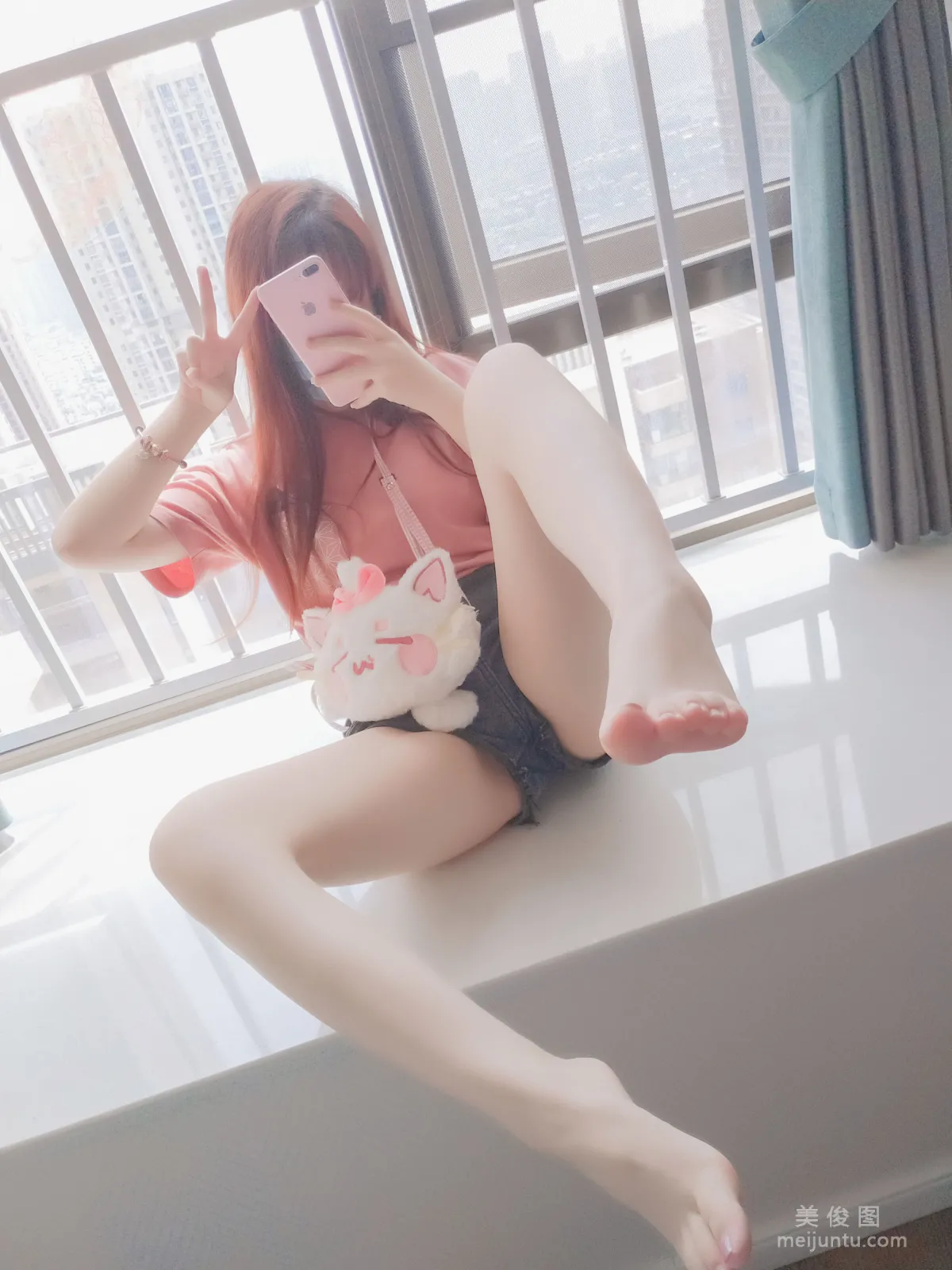 動漫博主雪晴Astra - 美腿美足美臀 19