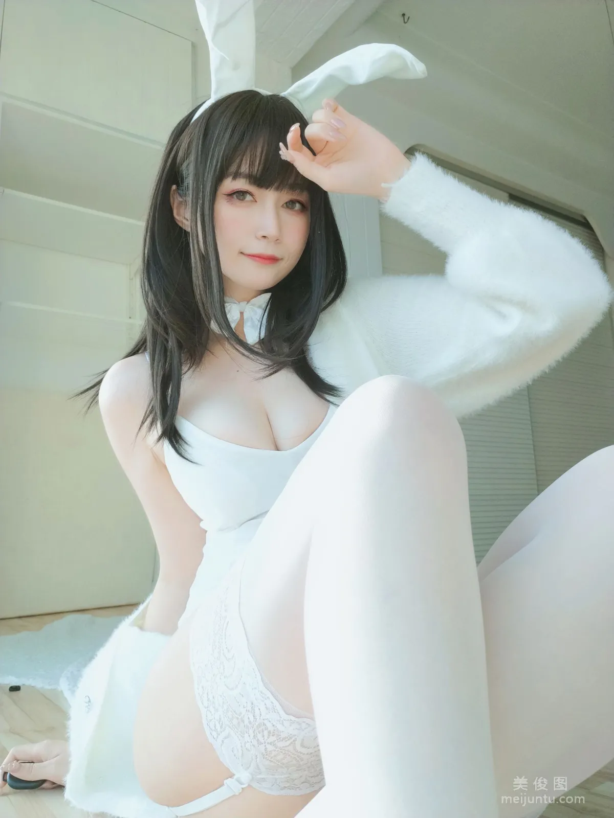 Coser小姐姐白銀 - 白絲兔子 105