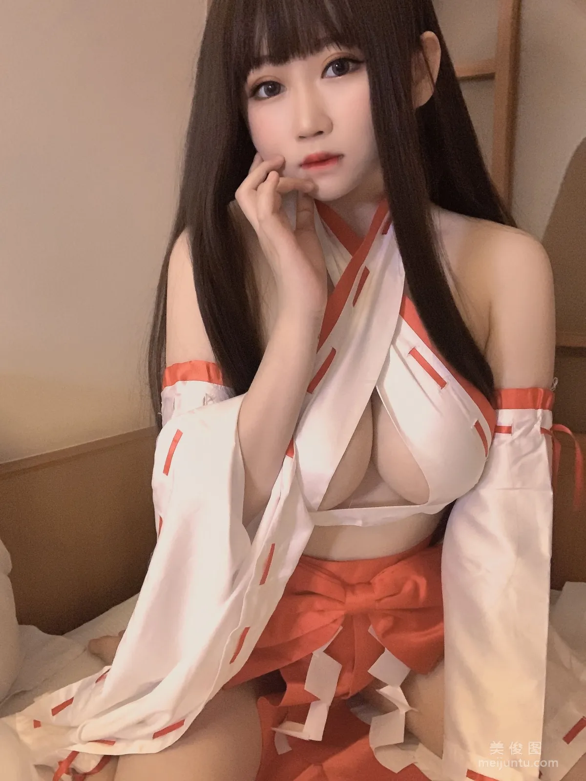 [COS福利] 蜜桃少女是依醬呀 - 女巫 38