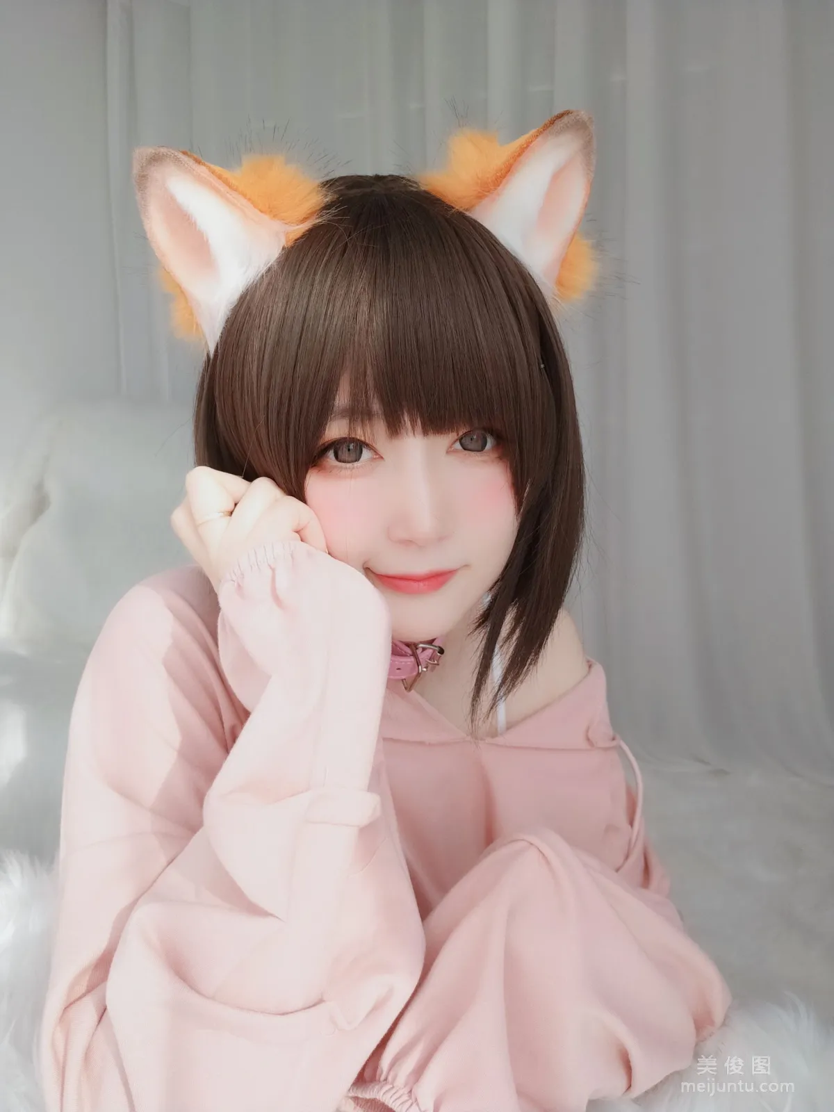 [COS寫真] 小姐姐白銀 - 粉紅狐狸 36