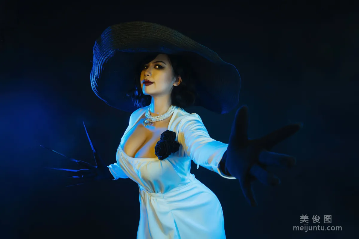 [網紅COSER寫真] Uy Uy - Lady Dimitrescu 5