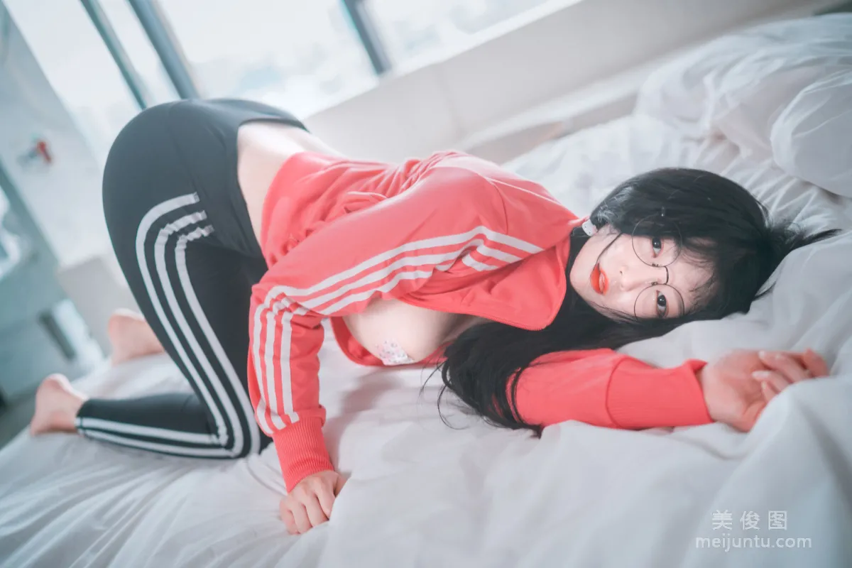 [DJAWA] Aram - Hot Pink Jersey! 寫真套圖 34