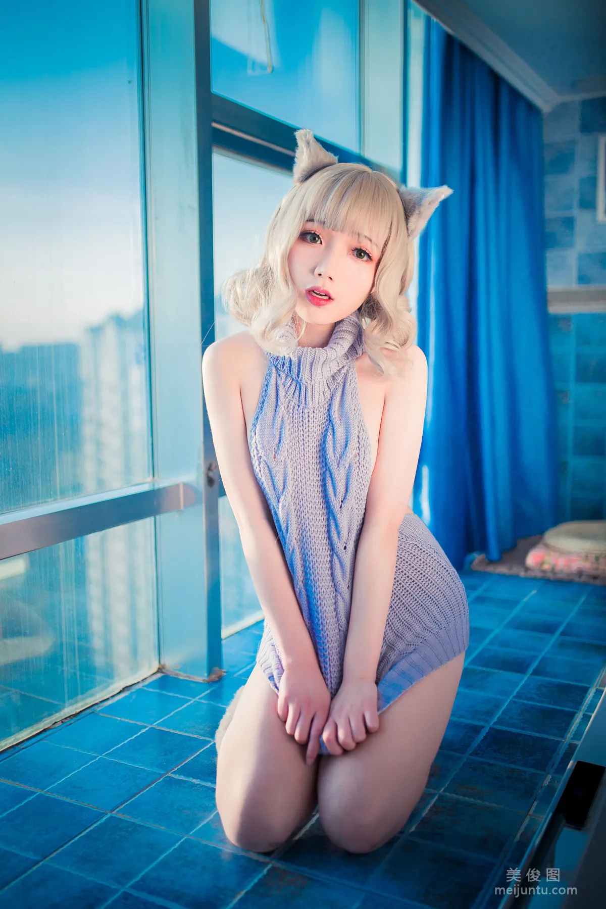 [网红COSER] 萝莉福利真央Mao - 露背毛衣1