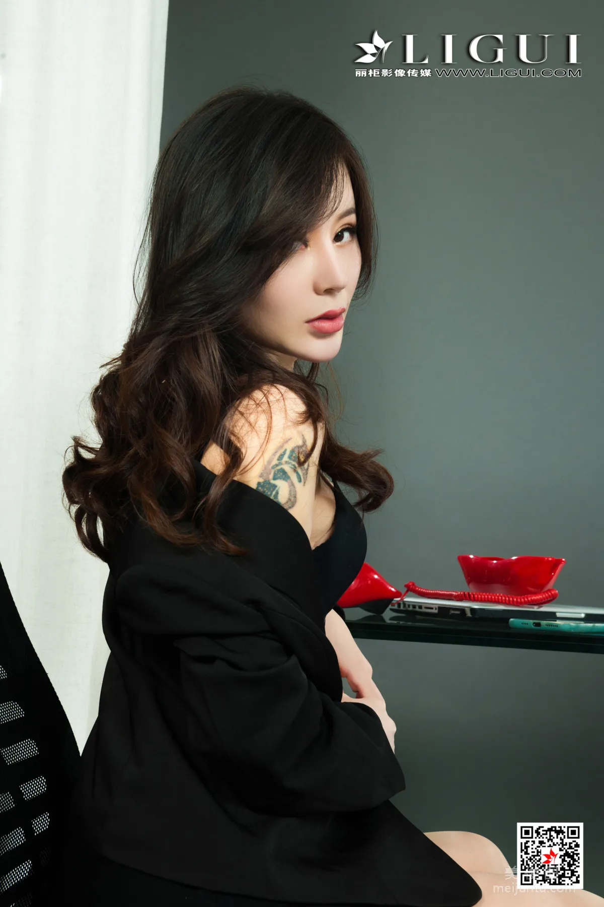 [丽柜Ligui] 网络丽人 Model 微微《梦欲女同事》13