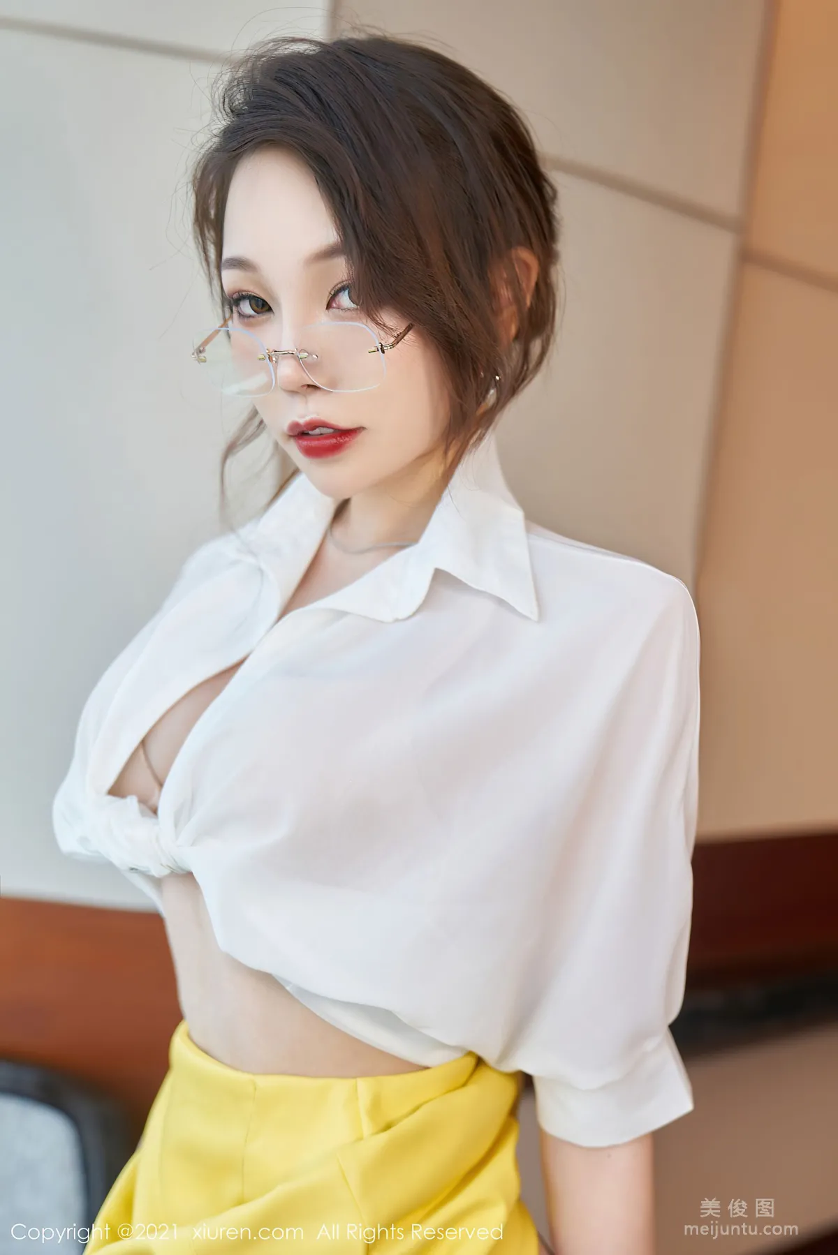 [秀人XiuRen] No.3543 芝芝Booty - 經典的職場眼鏡OL 27