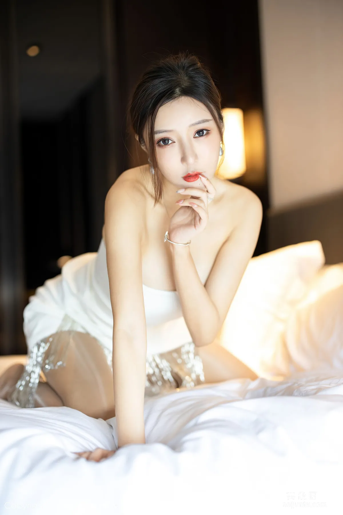 [美媛館MyGirl] Vol.541 王馨瑤yanni - 抹胸服飾+絲足美腿 44