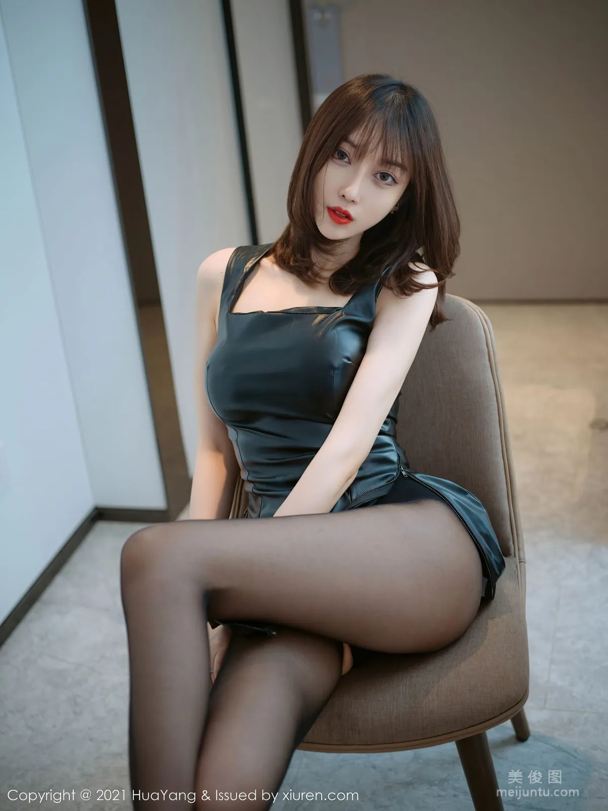 [花漾HuaYang] Vol.419 玥兒玥er - 魅惑飒爽皮裙與極緻黑絲 34