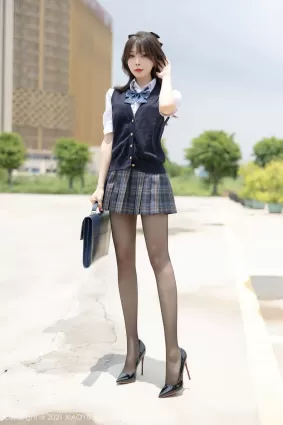 [語畫界XIAOYU] Vol.553 芝芝Booty - 室外車拍主題系列