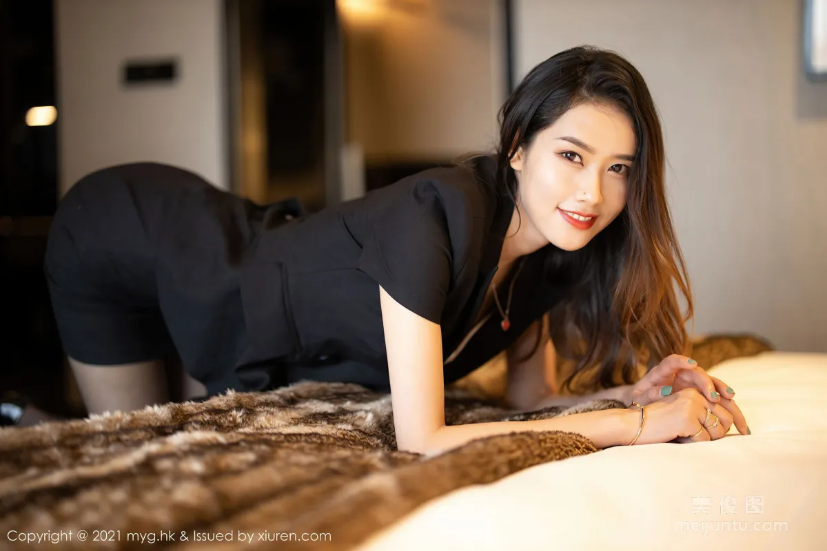 [美媛館MyGirl] Vol.542 方子萱 - 典雅多姿的黑絲職業裝 25