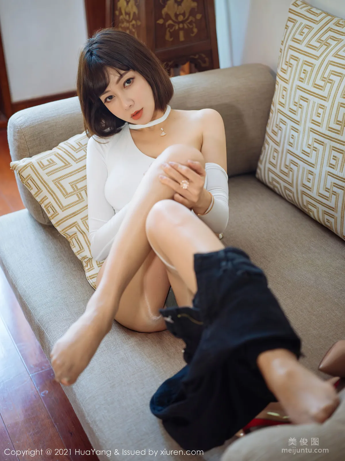 [花漾HuaYang] Vol.414 果儿Victoria - 破洞牛仔裤与朦胧丝袜38