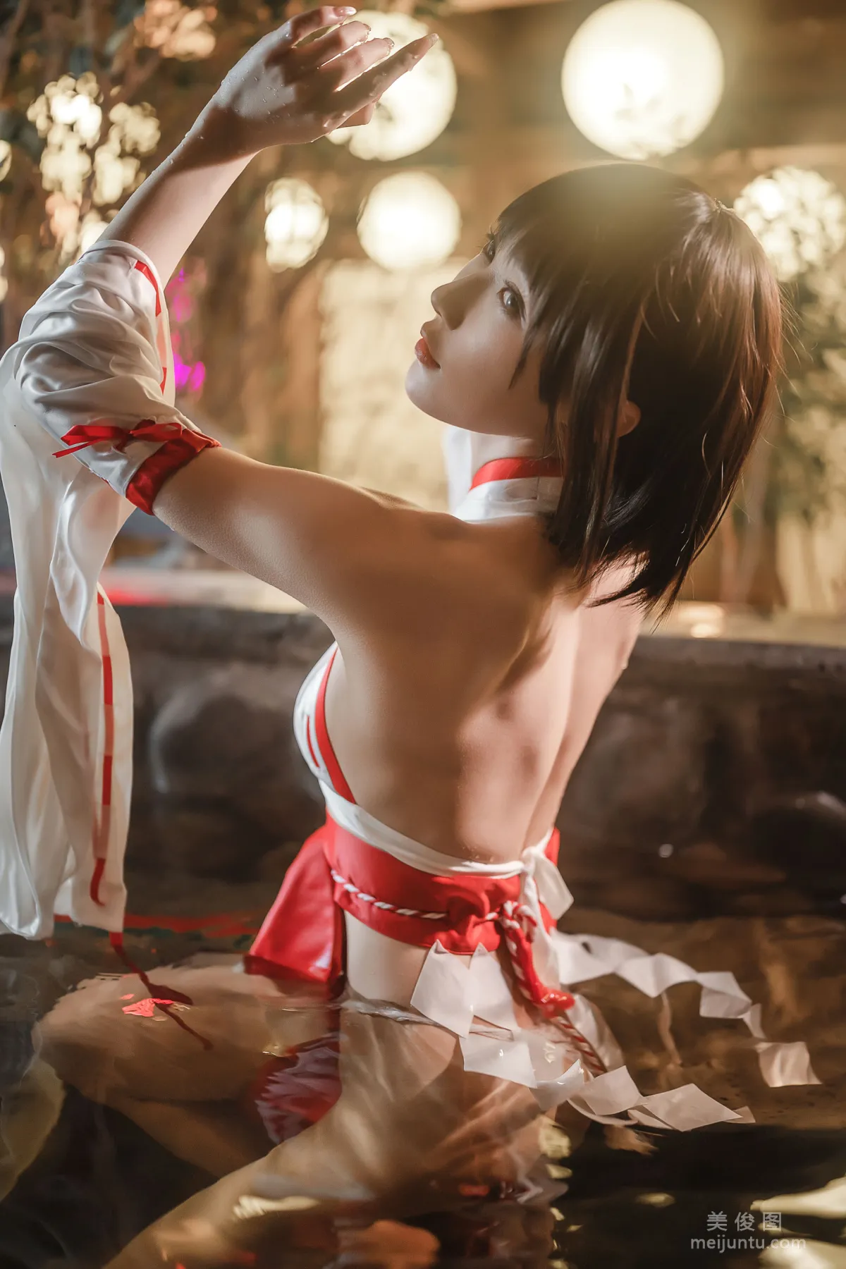 [網紅COSER] 動漫博主阿包也是兔娘 - 溫泉巫女 9