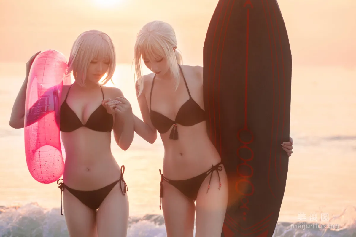 [网红COSER] 半半子&索索sophia - 海边泳装9