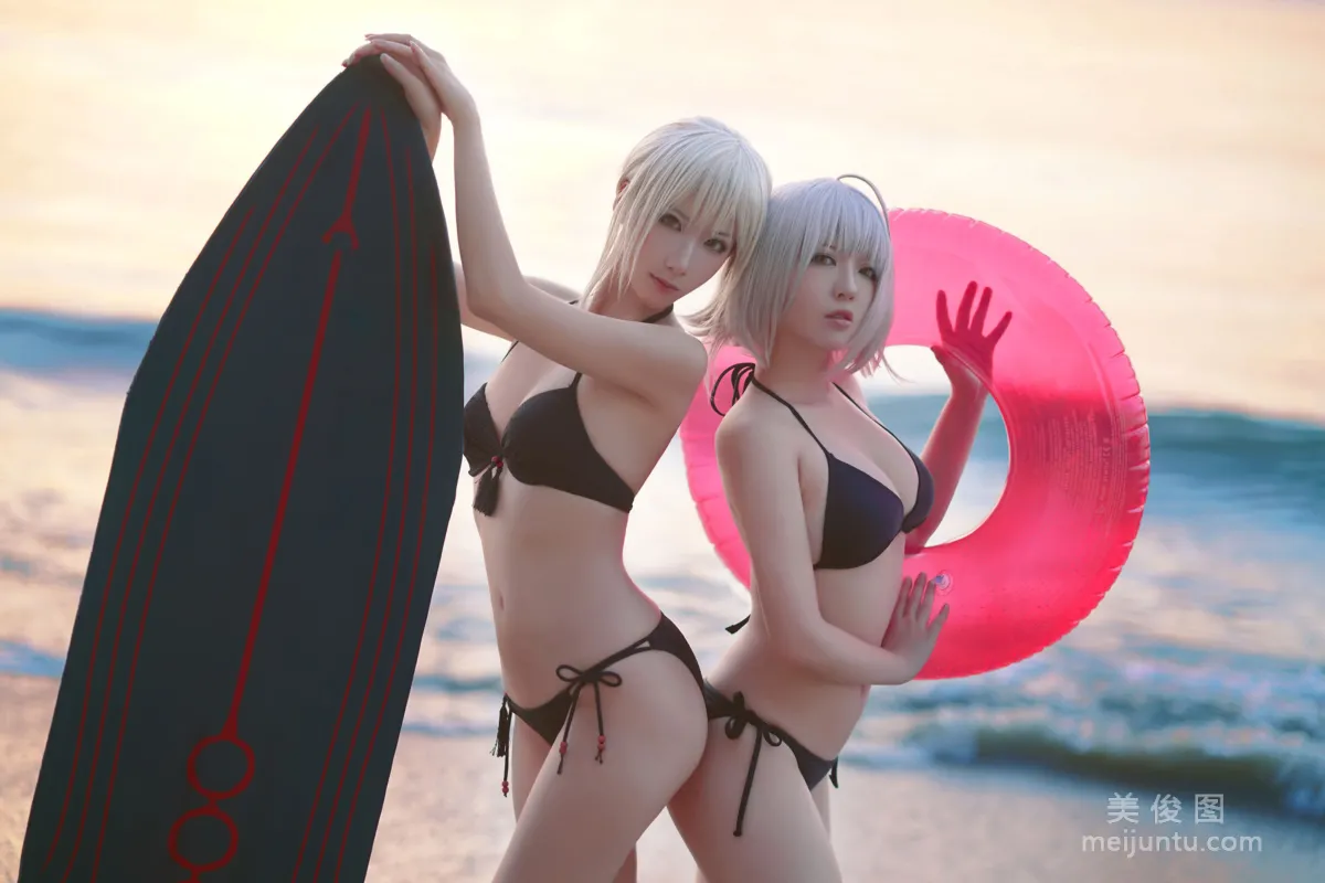 [網紅COSER] 半半子&amp;索索sophia - 海邊泳裝 15