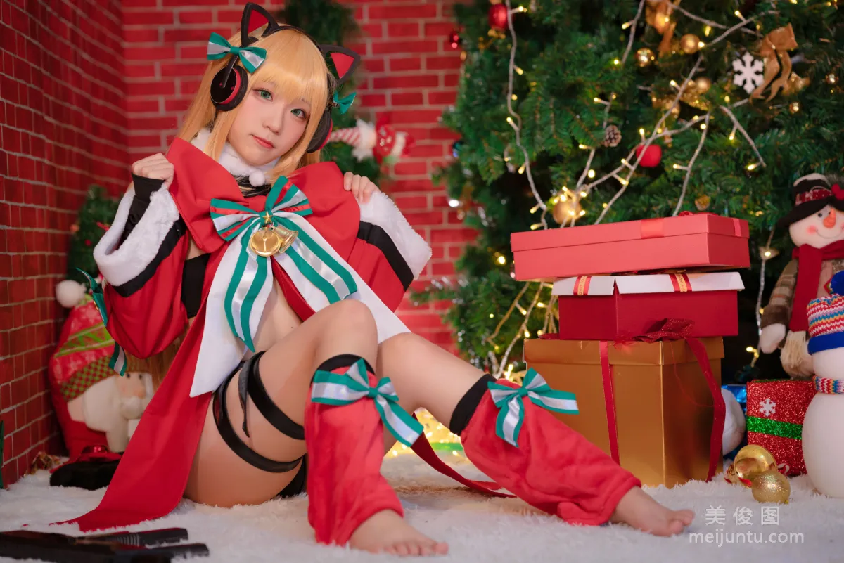 [網紅COSER] 動漫博主Mime彌美 - 少女前線 TMP 聖誕節 寫真套圖 12
