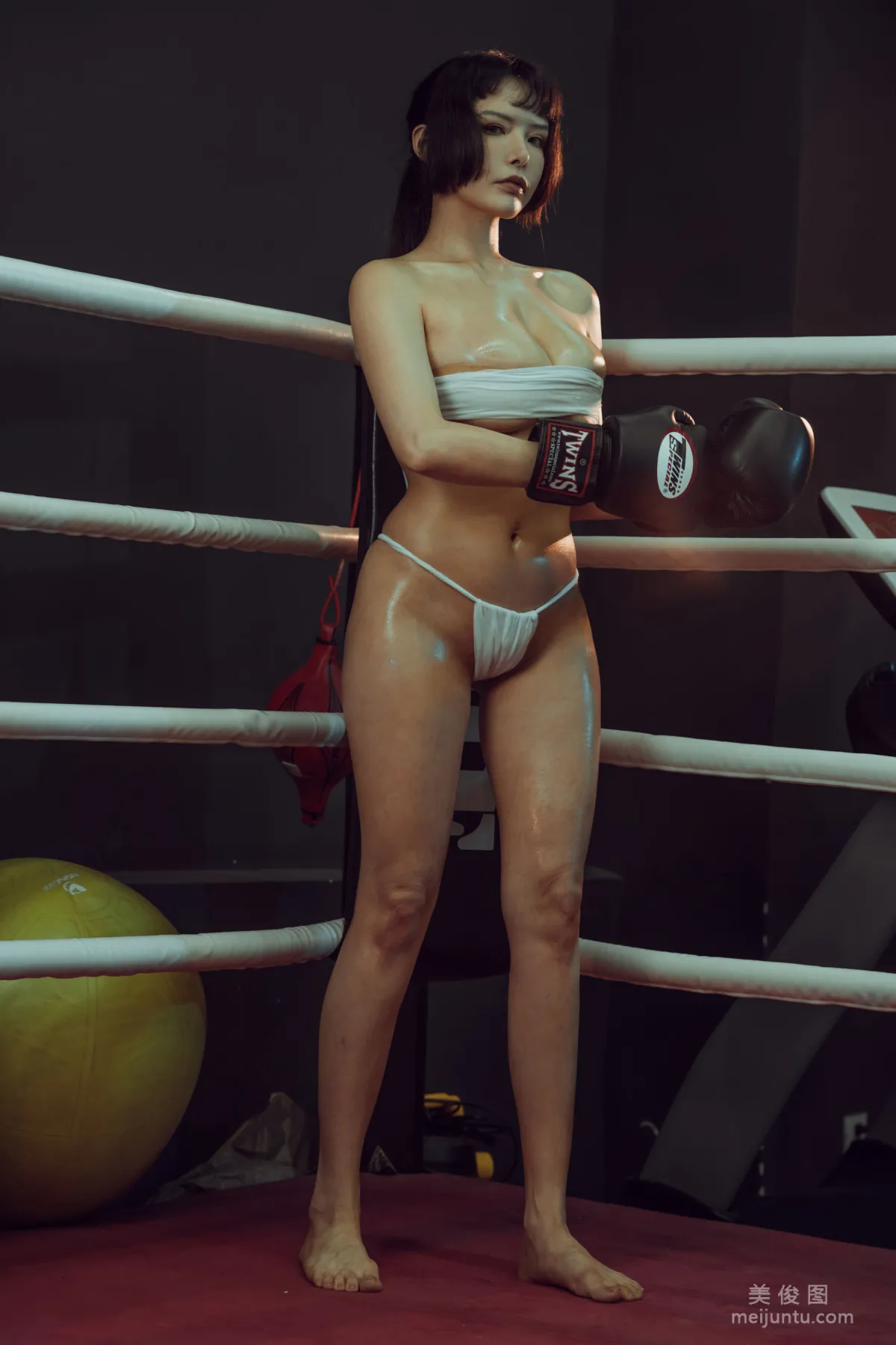 [網紅COSER] 秋和柯基(夏小秋秋秋) - 地下拳 寫真套圖 1