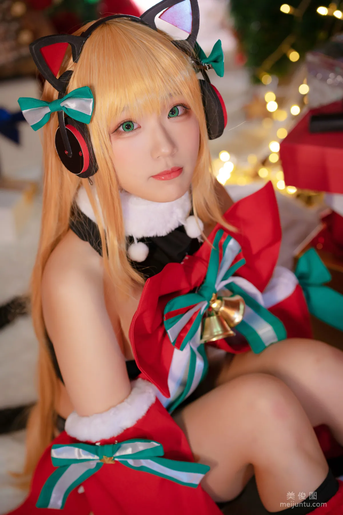 [網紅COSER] 動漫博主Mime彌美 - 少女前線 TMP 聖誕節 寫真套圖 15