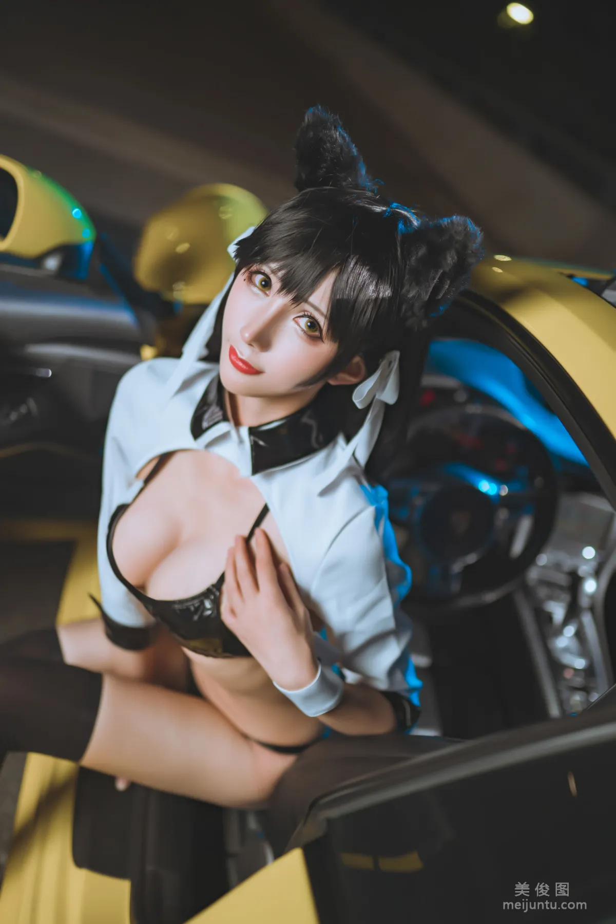 [網紅COSER] 動漫博主雅祈 - 碧藍航線賽車愛宕 寫真套圖 17