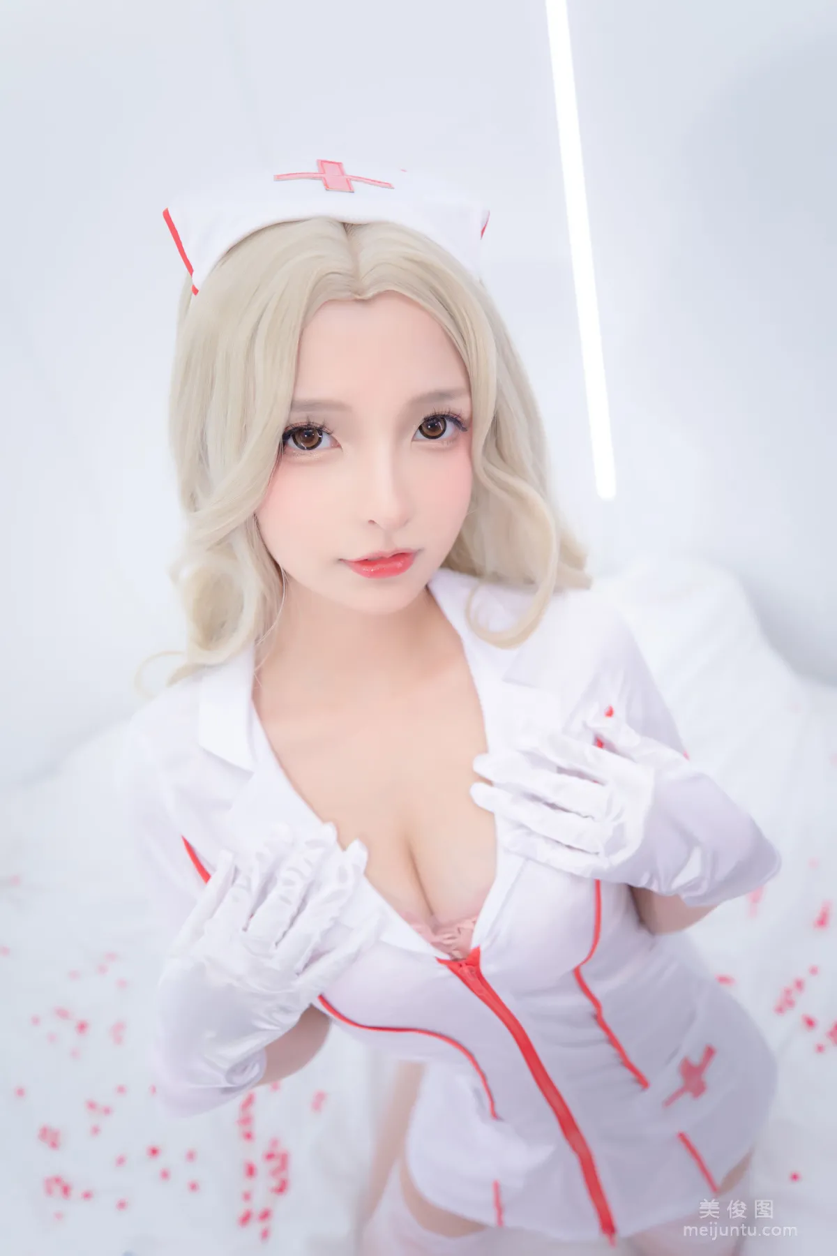 [網紅COSER] 蘿莉神楽闆真冬 之 心身バランス 寫真套圖 122