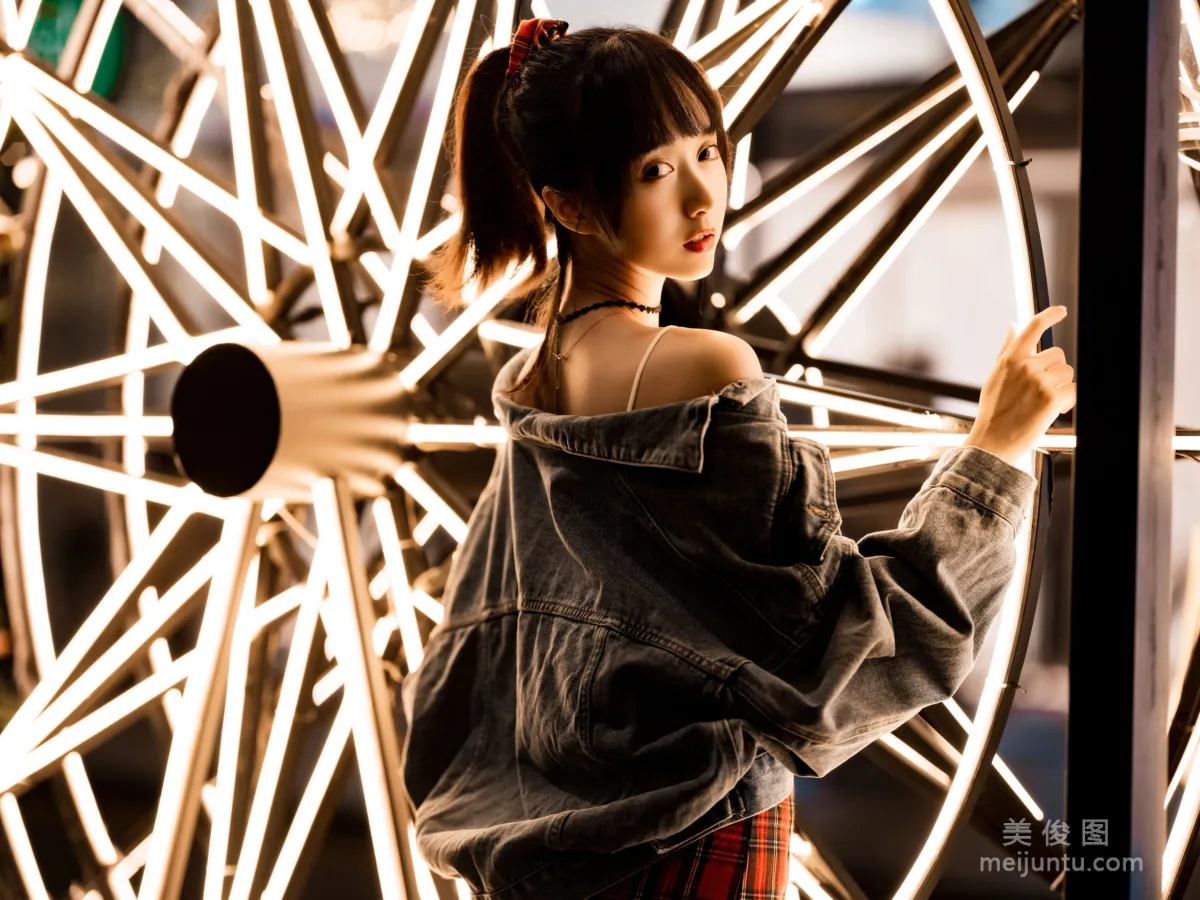 [網紅COSER] 小姐姐木綿綿OwO - 都市夜戀 寫真套圖 5