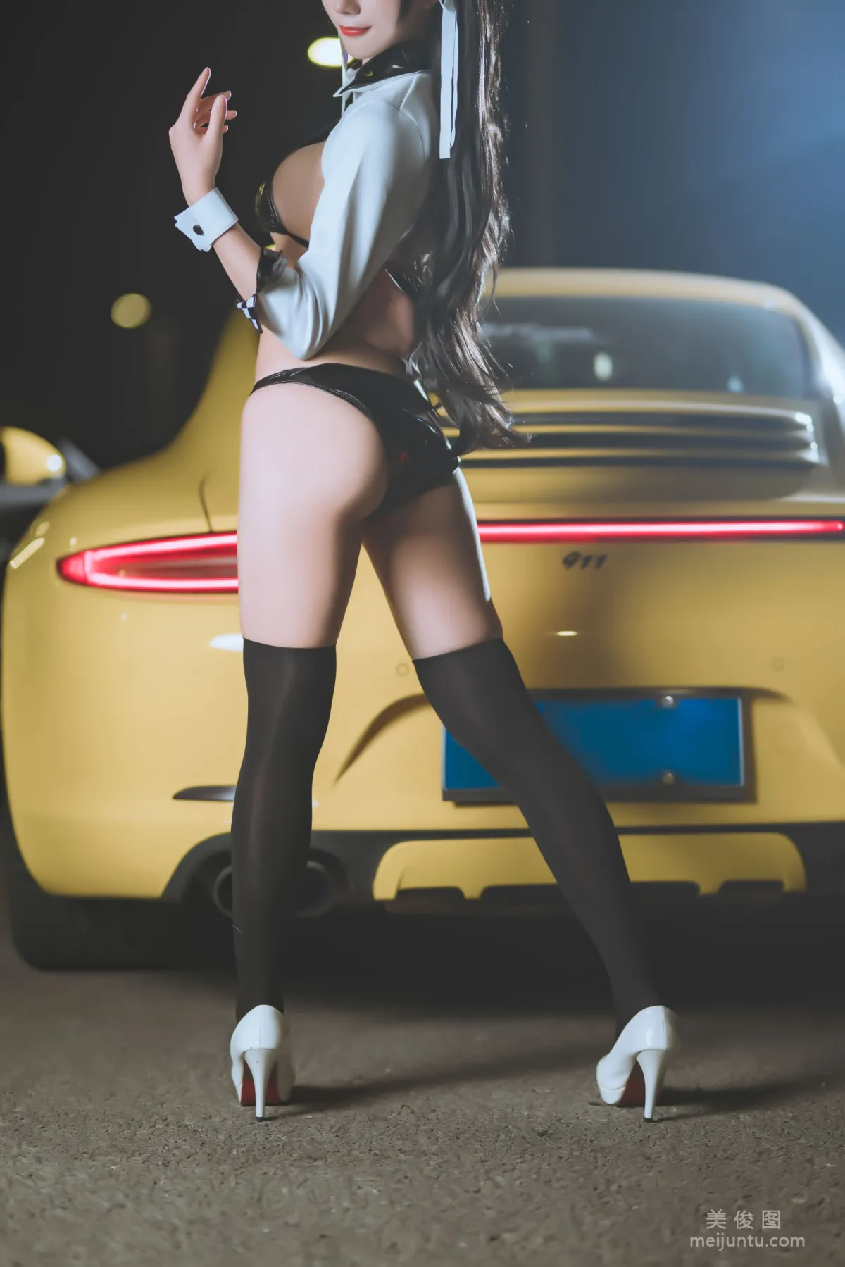 [網紅COSER] 動漫博主雅祈 - 碧藍航線賽車愛宕 寫真套圖 15