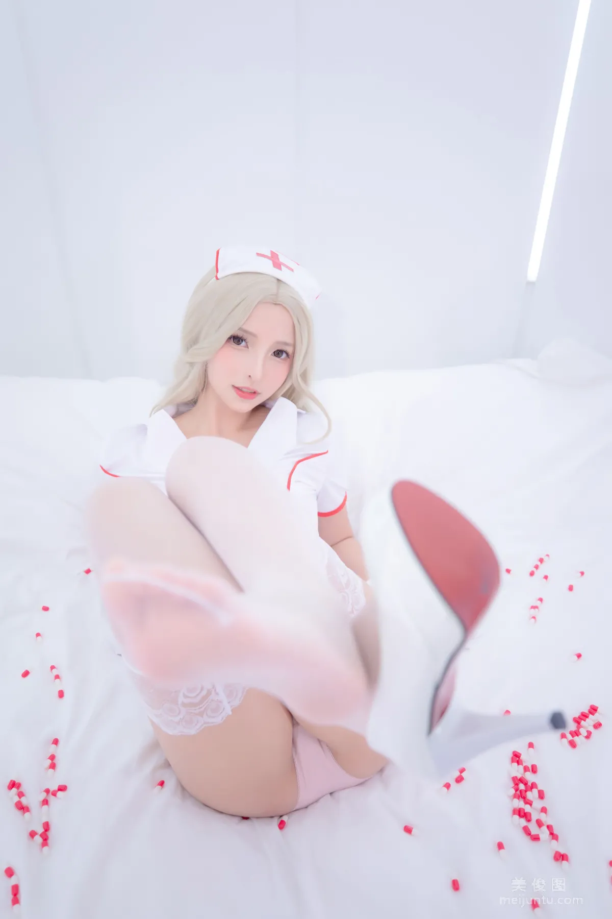 [網紅COSER] 蘿莉神楽闆真冬 之 心身バランス 寫真套圖 102