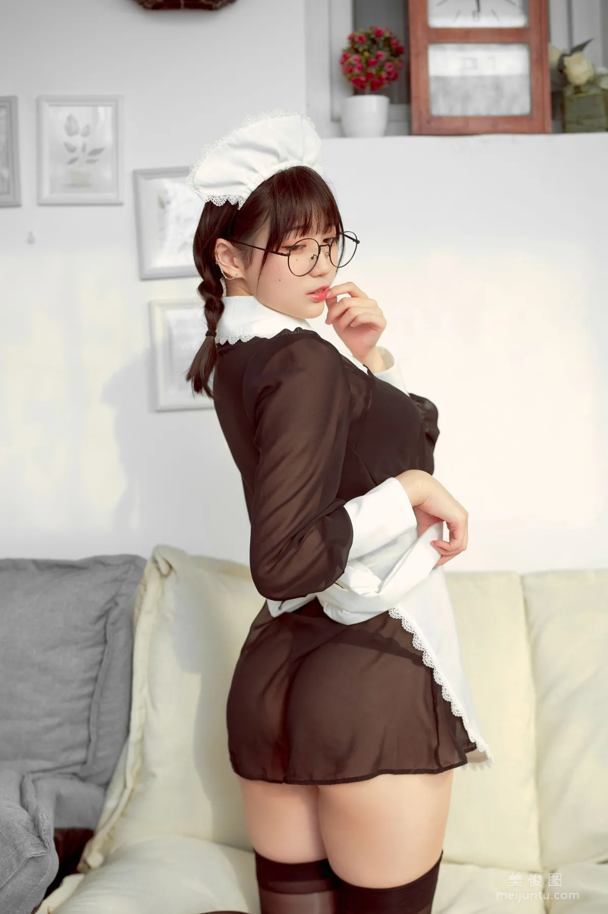 [網紅COSER] 周叽是可愛兔兔 - 眼鏡女仆 6