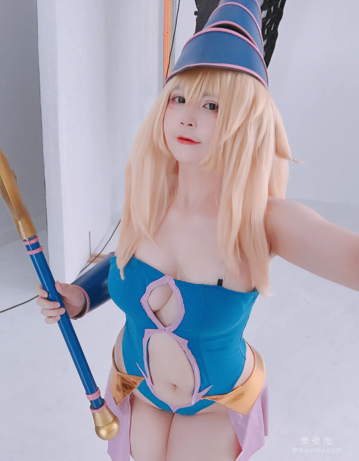 [網紅COSER] Uy Uy - Dark Magicial Girl 寫真套圖 18