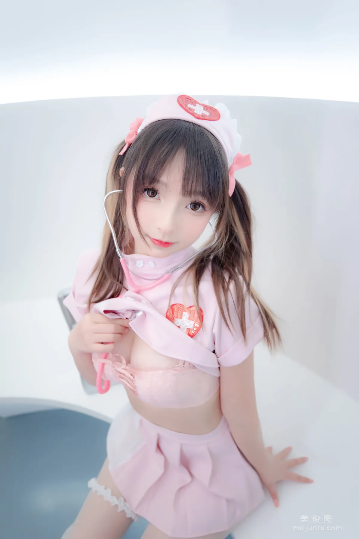 [网红COSER] 萝莉神楽板真冬 之 心身バランス  写真套图8