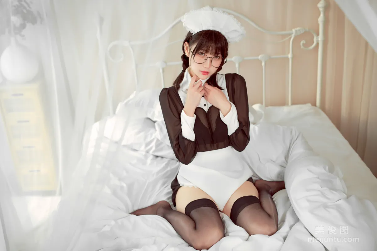[網紅COSER] 周叽是可愛兔兔 - 眼鏡女仆 30