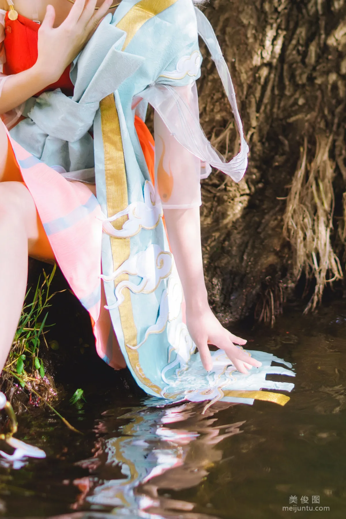 [網紅COSER] 桜桃喵 - 小鹿 寫真套圖 33