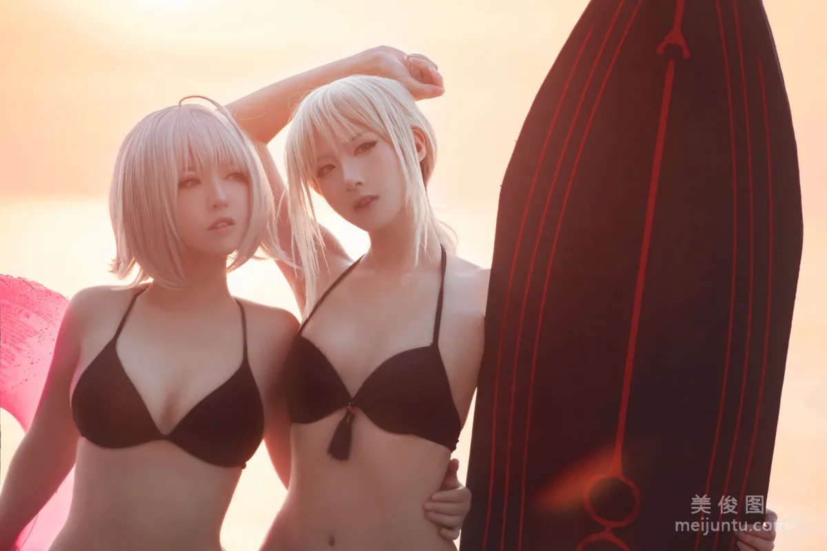 [網紅COSER] 半半子&amp;索索sophia - 海邊泳裝 10