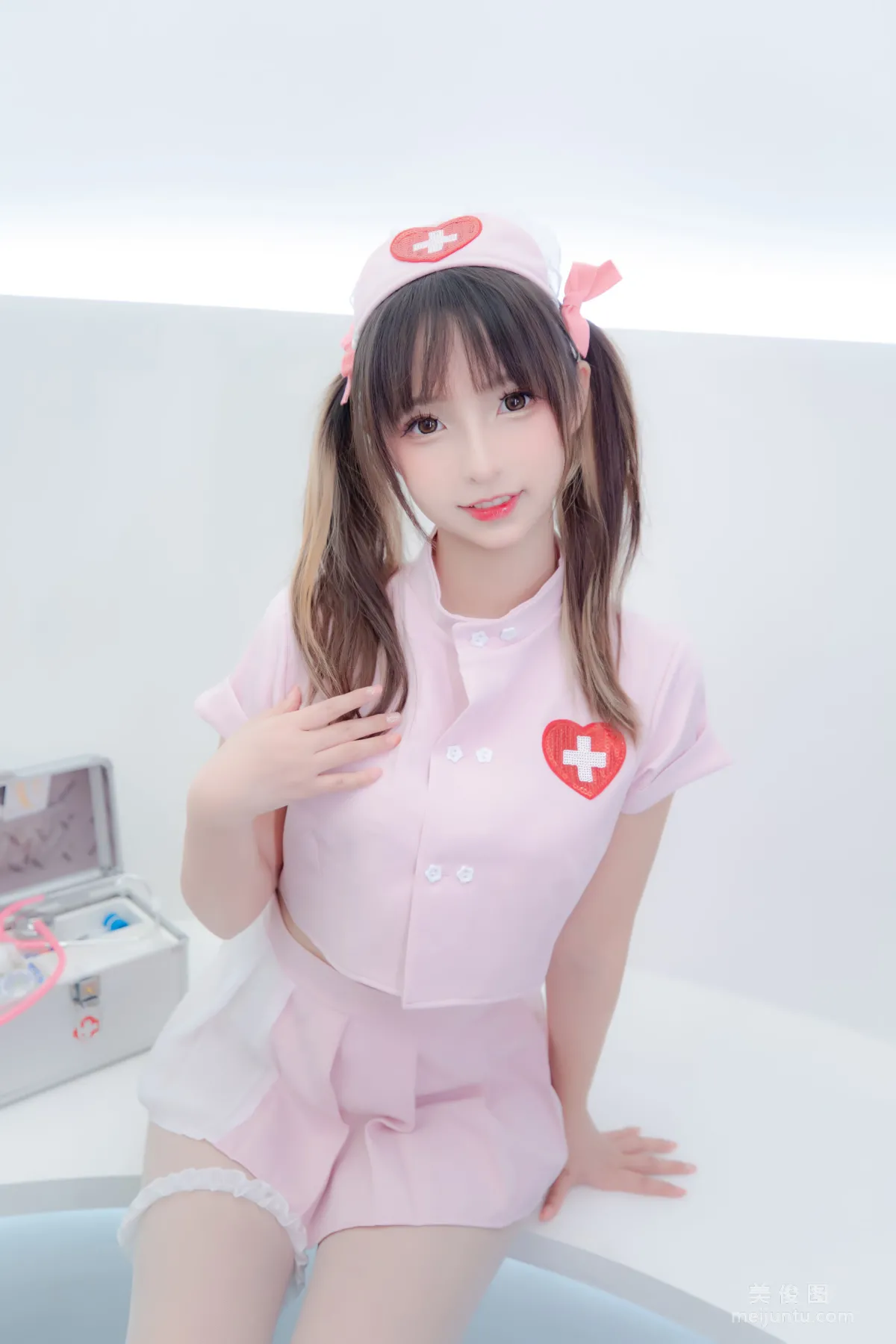 [网红COSER] 萝莉神楽板真冬 之 心身バランス  写真套图1