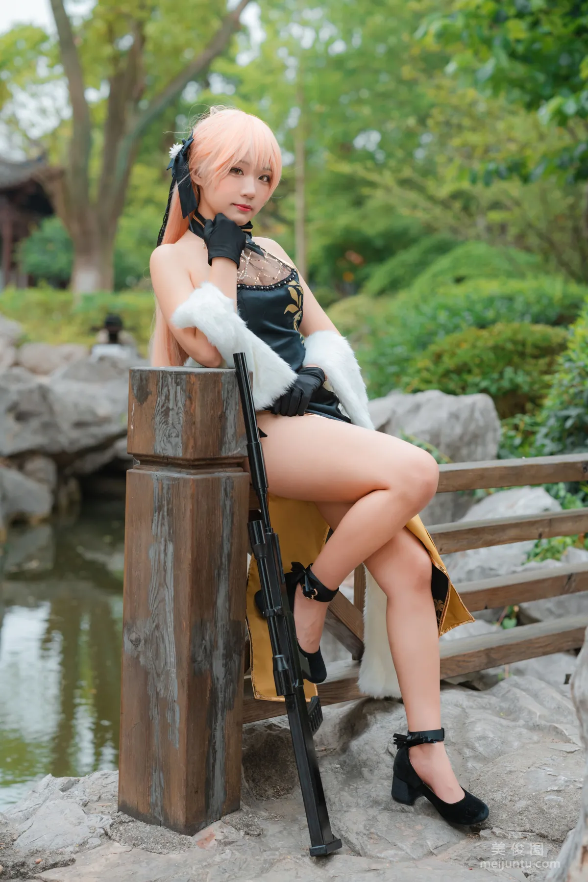 [網紅COSER] Mime彌美 - 少女前線 OTS-14 紫雨心 寫真套圖 11