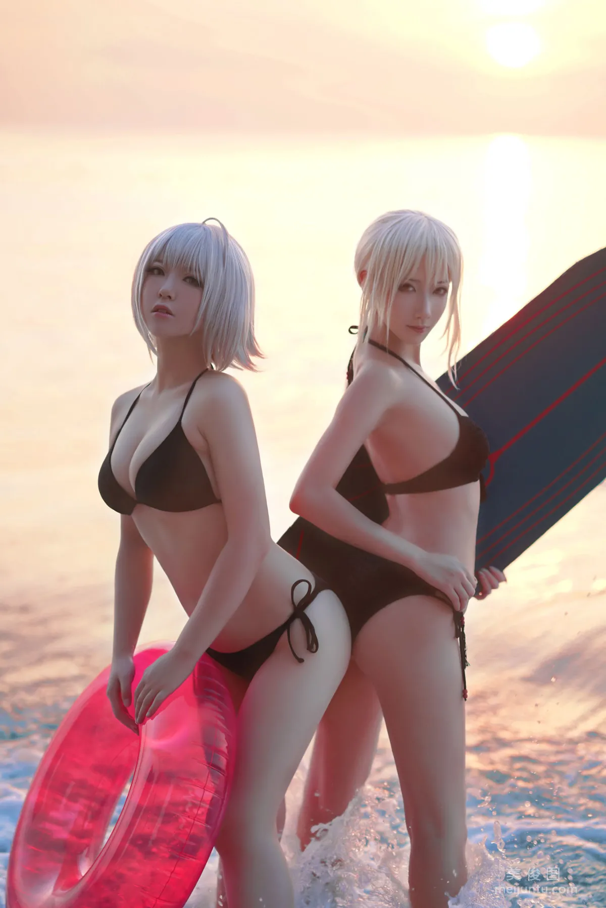 [網紅COSER] 半半子&amp;索索sophia - 海邊泳裝 20