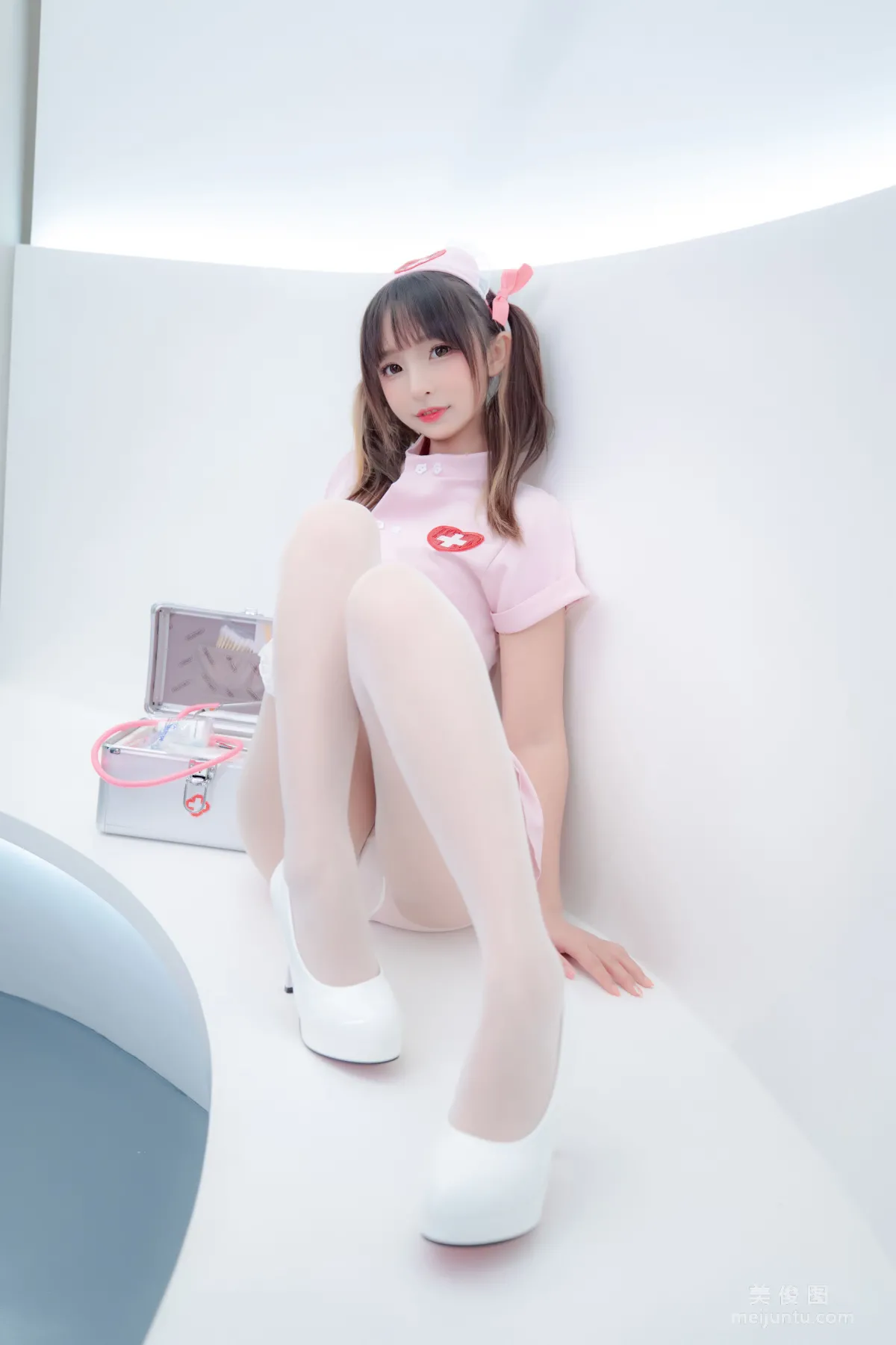 [网红COSER] 萝莉神楽板真冬 之 心身バランス  写真套图6