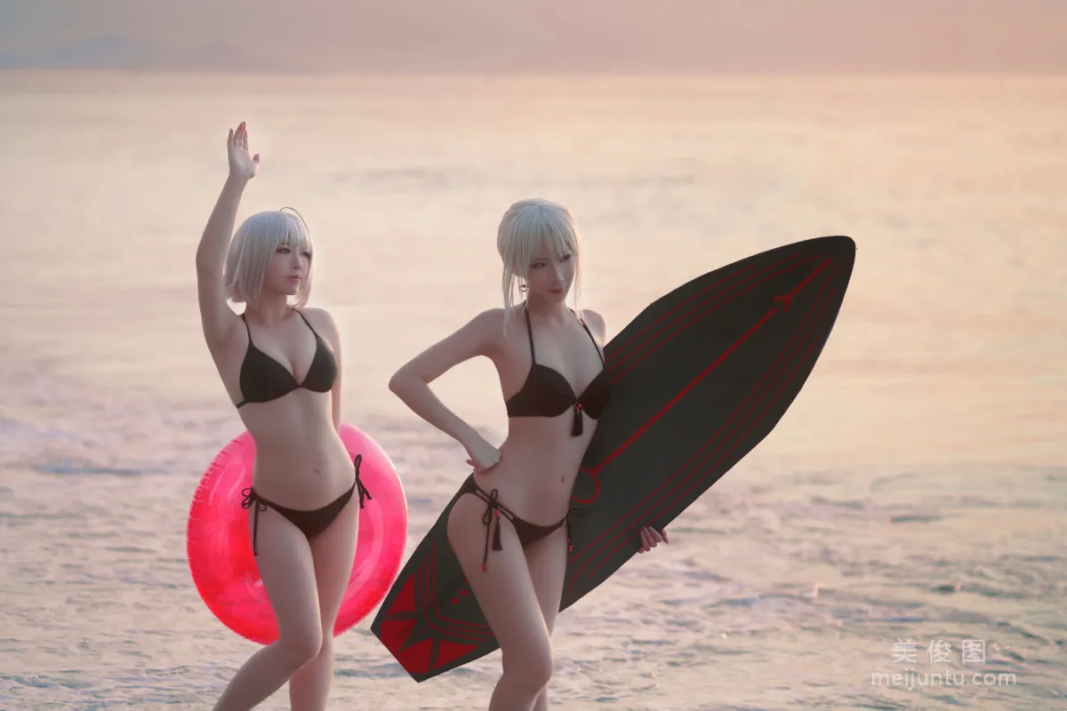 [網紅COSER] 半半子&amp;索索sophia - 海邊泳裝 23