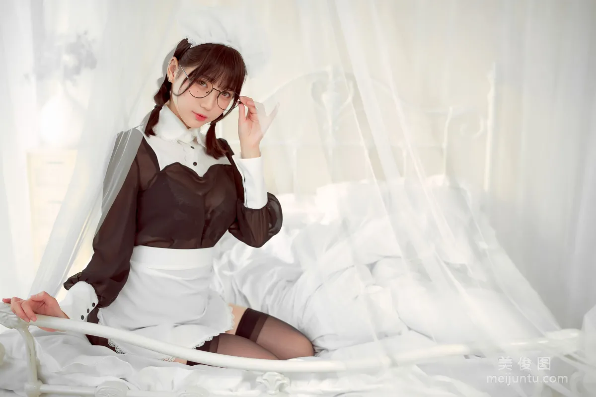 [網紅COSER] 周叽是可愛兔兔 - 眼鏡女仆 12