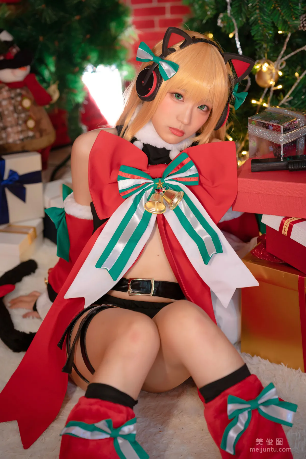 [网红COSER] 动漫博主Mime弥美 - 少女前线 TMP 圣诞节  写真套图13