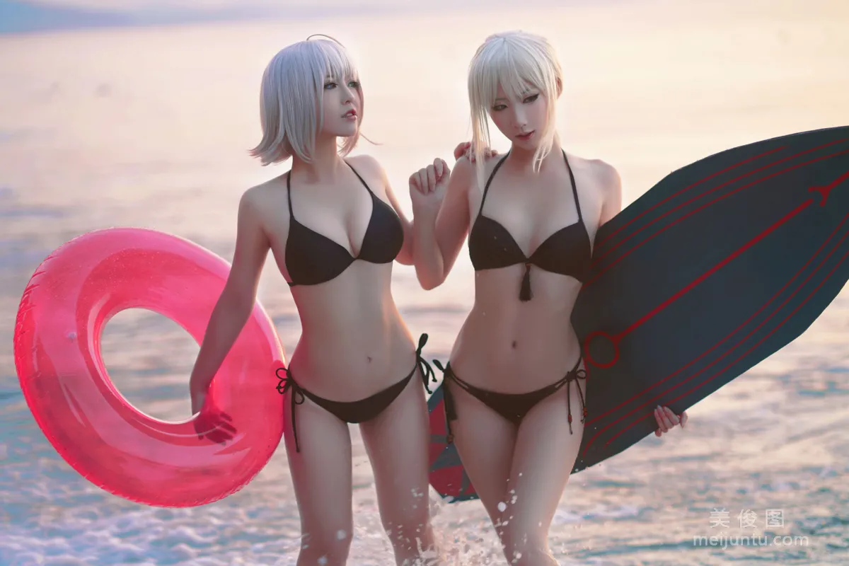 [網紅COSER] 半半子&amp;索索sophia - 海邊泳裝 22